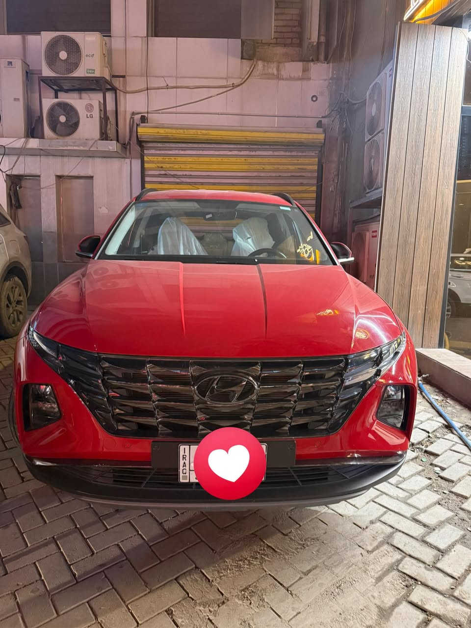 سلام عليكم توسان موديل  2024 بوضع الشركه بعدها زيرو ماشيه 7 الف رقم بغداد ضمان الاولى جديده فول موصفات عده الفتحه 
5 عدسات لايت زنون 
كرسي كهرباء
كروس سرعه 
داخل بيجي 
*********** مكانها بغداد الكرخ
