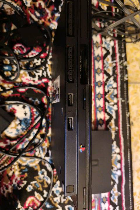 ابلي تو 2 للبيع شغال كامل كلشي كامل شغال مع ملحقاته يدات 2 هارد 2 سعره   40..... الشراي يتفضل 
ما هو السعر المطلوب للجهاز؟: 
سعره 40
هل هناك ألعاب مرفقة مع الجهاز؟: 
لا 
ما هو موقعك ليتسنى للمشتري معرفة كيفية استلام الجهاز؟: 
بغداد 
هل تقبل التفاوض في السعر؟: 
بي مجال 
هل هناك أي أعطال في الجهاز يجب أن يعرفها المشتري؟: 
لا