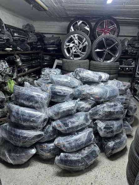 يعلن مجمع بوسان عن افتتاح فرع خاص للجملة♥️
الوارد الامريكي والكوري يتوفرجميع قطع الغيار للسيارات الجينيسزز الحديث قماير تايرات ابواب بدنات راديترات لايتات دعاميات صالنصات كل مايخص السياره نواعم كهربائيات مشوطه صدر وارد امريكي محرك كير 
العنوان بغداد البياع شارع الرابع مقابل مطعم ابو ايهاب ***********ايات  للاستفسار
