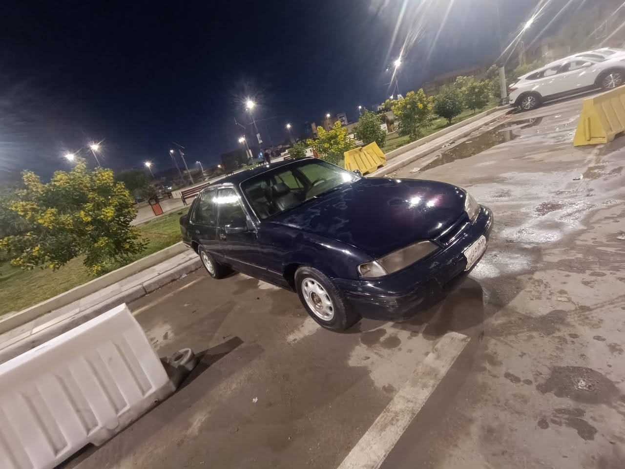 برنس موديل ١٩٩٥ بلادية بدون صبغ كير اوتوماتيك شواصي نظيفة جدا الكير جيد جدا ولكن المكينة كايمة السيارة شغالة وتمشي وكهربائيات كلها شغالة حتى المري تحكم شغال وبلادي حتى زراكات الماء شغالة مكان السيارة بابل والسيارة حائز ثالث والحائز موجود السعر ١٥  وبيها مجال للاستفسار ***********
