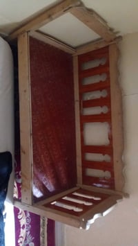 سرير أطفال • مستعمل • للبيع