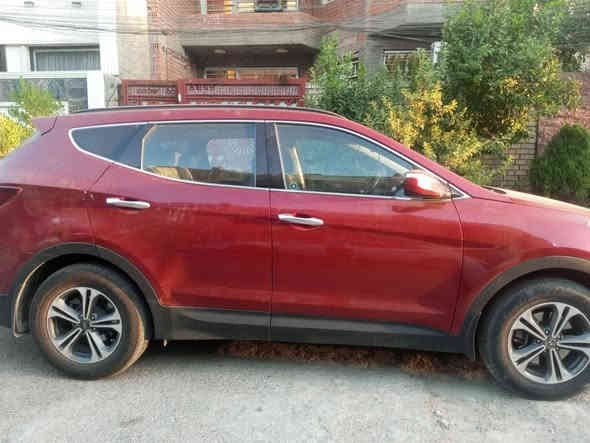 السلام عليكم سنتافي وارد امريكي سبورت 2018 للبيع ماشية 119الف حقيقي، رقم بغداد سنوية لنهاية 2029
1 تدفئة ستيرن 
2 تدفئة مقاعد خلفية واماميه 
3اشارت بالمري
4 مانع انزلاق 
5  كرسي السائق كهربائي 
5 مري متحركه كهربائية 
6 حساسات خلفية وجانبيه 
7 كامرة خلفية دوارة مع الاستيرن 
8 محرك GDI ٤ سلندر ٢٤٠٠
9 تدفئة وتبريد امامي وخلفي 
10 شاشة وسط 
11 الجامة الخلفية إزالة الضباب حرارياً كهرباء 
12 تحكم في إضاءة الدشبول 
توجد بها ضربة امامية دعامية وبنيد ماعدا لغود وشواصي وجاملغات سليم 

االايربكات الاماميه منفجرة 

للتواصل ***********
الموقع/ بغداد/ جكوك
