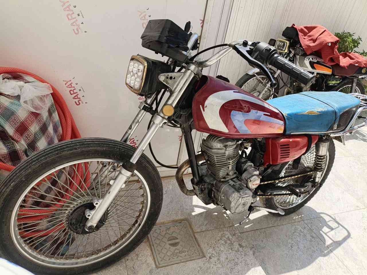 مرحبا بيع فقط دراجه موديل 2019
 5 كير محرك 200 لا صوت لا صرف لا بخار وياله سيامه اصلي كلجات جديده شرط يعلك  دراجه نضافه كدام العين ماعايزها شي بس النمره الثالث مرات تچلب شلعه ومعدل فول نص هندر تتشغل وسعرها جدا مناسب 220 الف ومجال بسيط ***********
