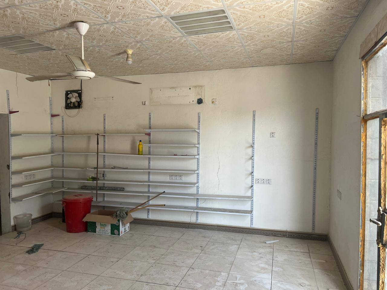 السلام عليكم
محل للبيع 
فرع الزريجيه مقابل مجمع امير ال بندر 
يم مدرسه المرسلات الابتدائيه 
مساحه 55متر
طابو زراعي سند 25 
سعر مناسب باقي التفاصيل خاص


**إذا كنت صاحب هذا الإعلان وتريد حذفه لأي سبب، رجاءا أرسل رسالة إلى الدعم الفني**