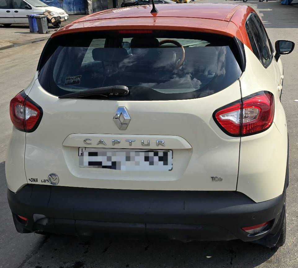 رينو كابتجر موديل 2016 سياره مواصفات خليجي رقم اربيل  گير اوتوماتيك بصمة تحكم سرعه حساس ٥ ويل كروم سقف بيلاد برتقالي بدون صبغ  سعرها ٨٤
واتساپ *********** أربيل, العراق
