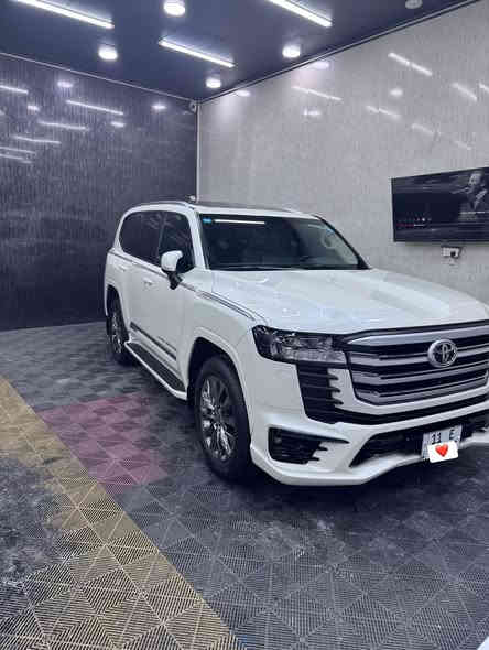 السلام عليكم 
لاند كروز GXR  LIMITED 
ضمان شركة SAS 
موديل ٢٠٢٣ ماشية ١٩ الف 
السيارة مكفولة كفالة عامة من الصبغ والبارد بدون اي ملاحظة 
رقم بغداد باسمنا تحويل مباشر 
السعر ٧٣٥ $ بيها مجال بسيط 
مكان السيارة موصل بغداد 
للاستفسار 
***********
