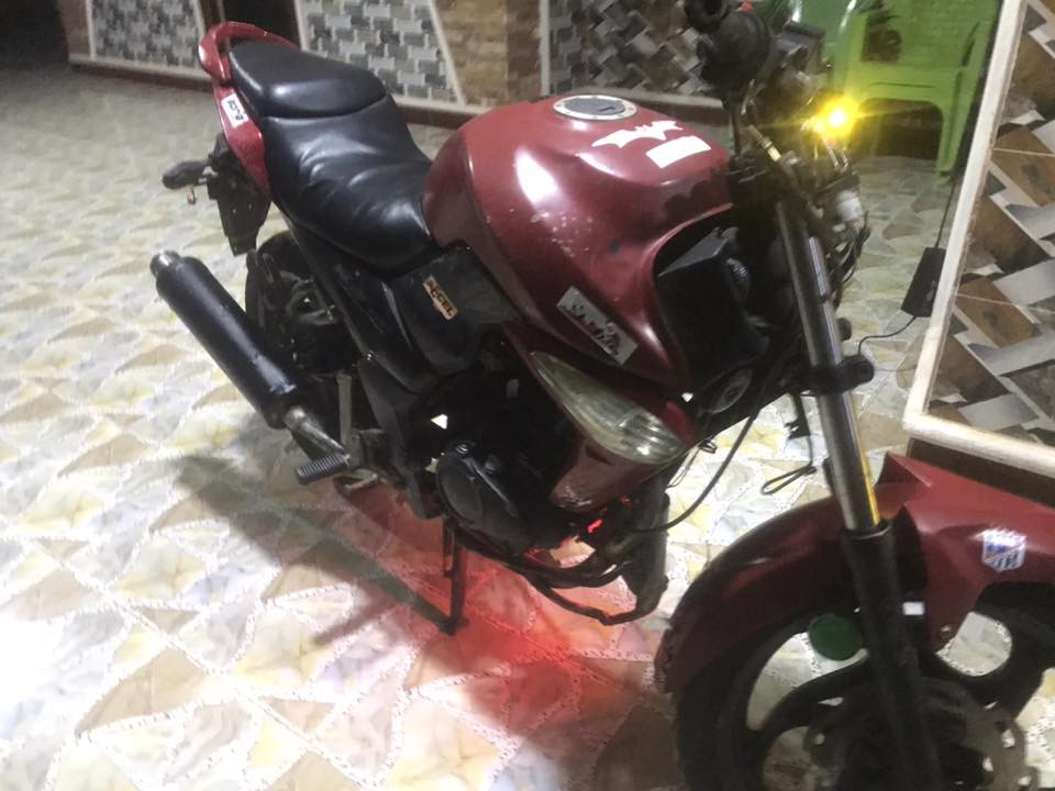 سايم بطح ٢٠٠ رياضي كلشي شغال وبي ضوه امامي قوي
 خفاش مكمرك وضايع كمركه ابيع بدون اوراق وكفل  
للبيع او مراوس بستوته فقط  
لشراي يتصل  ***********
غير متواجد عل فيس يعني لاتعلق عندك شي رمش واني اتصل
