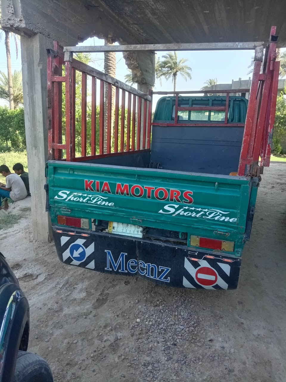 السلام عليكم سياره سامسونج للبيع موديل 99 سعر 35 بها مجال الجير والمحرك مال بنجو مكانهاابو غريب***********
