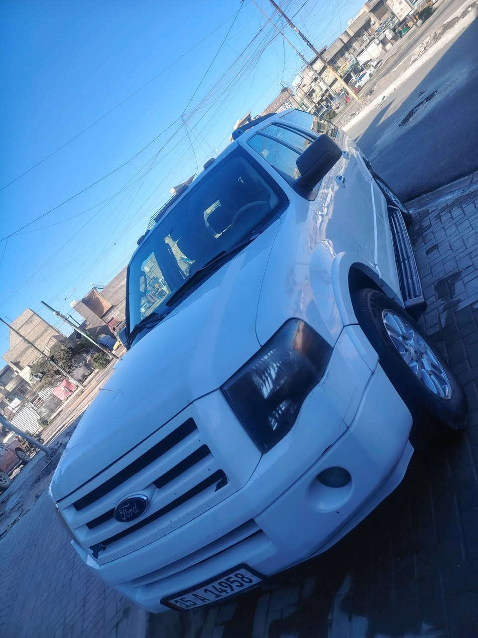 سلام عليكم فورد اكسبديشن موديل ٢٠١١ كير محرك جديد رقم انكليزي أجرة  تحويل ثاني يوم تخم تاير جديد حداديه جديدة كفالة من ضربة او صبغ بية شخط  بل بابين بيع او مراوس مكاني بغداد ***********
