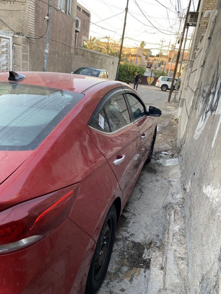 سلام عليكم انتره موديل 17 البيع سياره نضيف ما ماشيه فول موصفات بس من عده الفتحه كراسي كهربائه حادث سياره بس جاملق الخلفي سعر 125 وبيه مجال رقم *********** مكان بغداد الحبيبية
