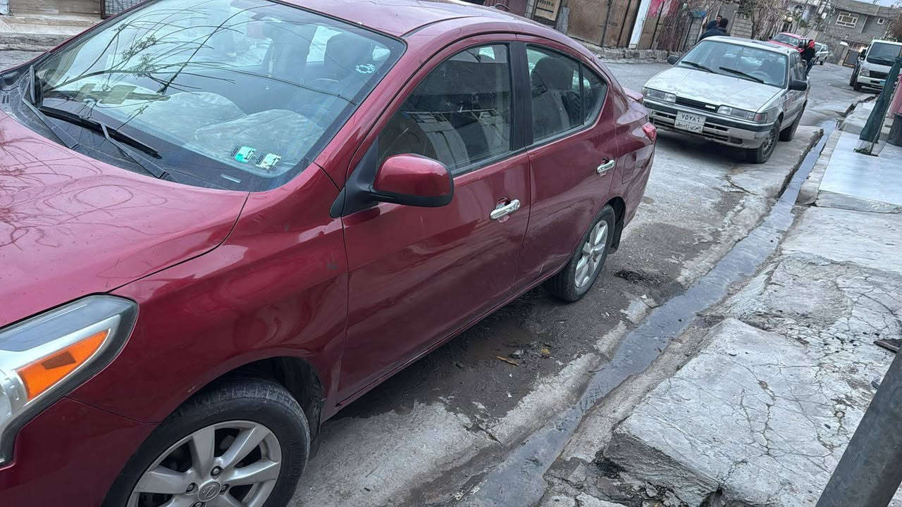 نيسان ڤيرسا وارد امريكي2016 كامل موصافات كهربا SV خمس قطع اطراف صبغ امامي و خلفي كبس بدون ضربات و صبغ و سقف بدون  صبغ شرط تحويل و رقم جديد سعر 87ومجال ل الشراي لاستفسار و الشراء *********** أربيل, العراق
