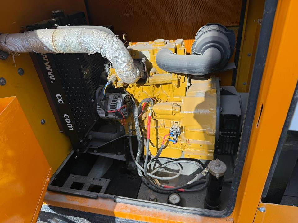 مولد بيركنز 13 Kv
سنكل فيز 
السعر 32 ورقة
بغداد
***********
