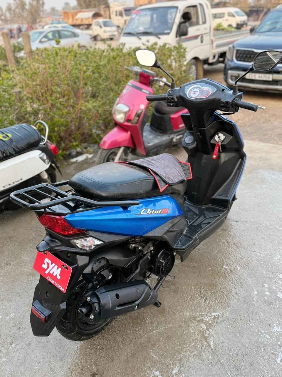 سيام اوربت 125cc
موديل 2022 صنع تايوان
اللون .. ازرق
اللايت LED
العداد ..5000 قابل للزيادة
اوراق رسمية يعني تسجيل الدراجة ..
السعر .. مليون و450 الف بيه مجال بسيط ..
***********
