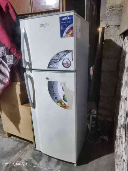 سلام عليكم ثلاجة للبيع بعده بالجيس سعرة 200 وبيه مجال قليل مكان عمارة مغربة الأربع سايدات قرب الدائرة مال كهرباء رقم ***********
