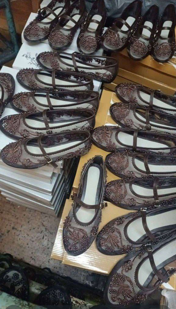 حذاء باليت وجه غربول مطرز مع خرز ببزيم على وجه القدم أرضية مرنة خفيفة الوزن مريحة كعب أرتفاع 1 cm جودة عالية صناعة تركية للبيع بالجملة 
#nayashoesmoda_flatshoes_beads#


**إذا كنت صاحب هذا الإعلان وتريد حذفه لأي سبب، رجاءا أرسل رسالة إلى الدعم الفني**