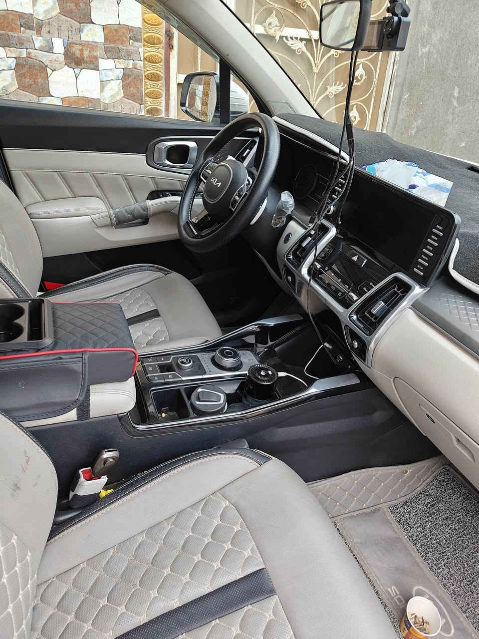 السلام عليكم كيا سورنتو للبيع مديل 23 خليجي رقم اربيل باسمي مكفوله على وضع الشركه ماشيه 47 قابل للزياده محرك سته يلندر كير ماوص السعر 290 مع المجال للاستفسار اتصال *********** علمنا مكان السياره بصره
