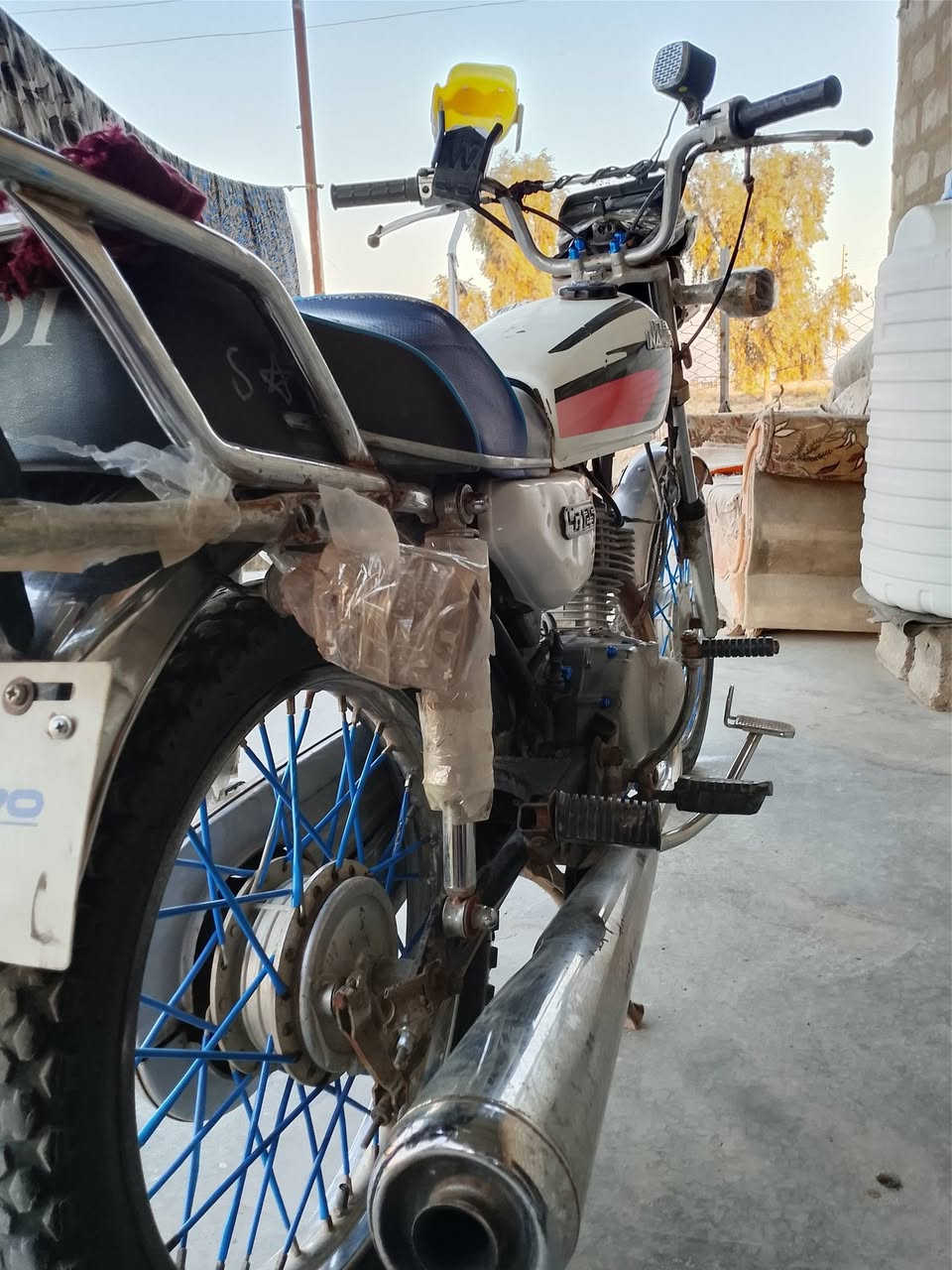 سلام عليكم نامه ابرو 2017محرك ما مفتوح كهربايات كله شغاله ربع هندر مكاني ديالى بعقوبه قرب تقاطع القدس امام المحسن سعر 400 او مراوس بتايكر نضيف كلك كلك ***********
