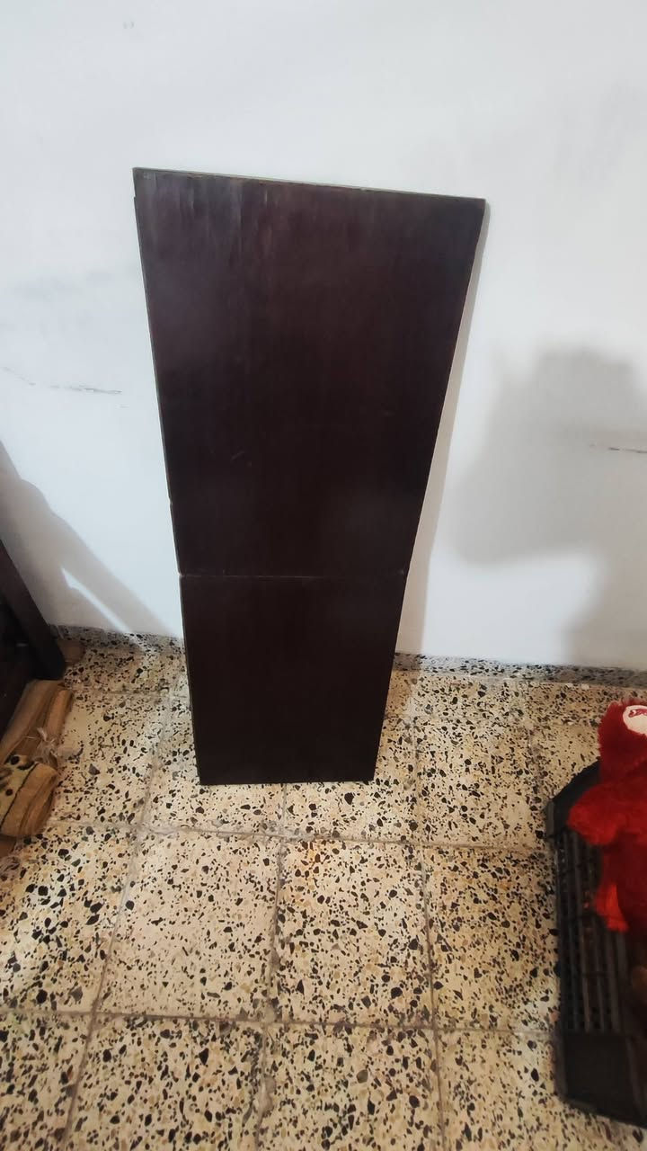 ميز طعام دائري و مستطيل حسب الرغبة 6 كراسي /بغداد/المعلمين السعر/75 الف
***********
