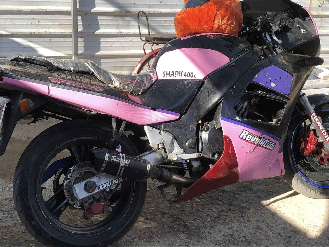 سلام عليكم بطح قرش ٤٠٠للبيع دراجه مكينا مافتوحه دراجه كفاله بس بيها صوت بل مكينه معرف شنو اوراق كمرك اصولي بيع او مراوس ***********
السعر ٨٠٠بيها مجال
