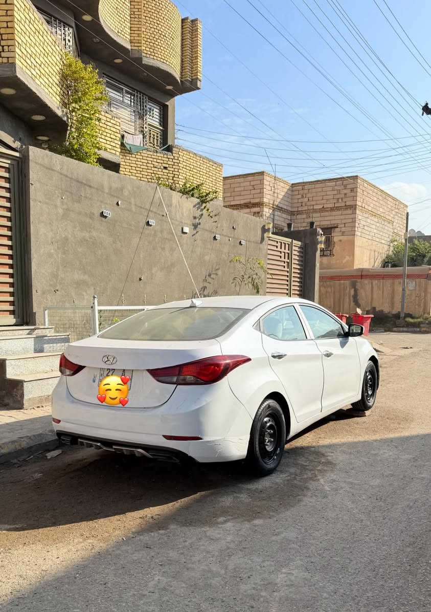 سلام عليكم النترا 2016امريكي 
مكينه 2000دوش 
تبديل بيها بنيد والبدنه الاماميه
وصبغ دوس وبيها بارد وتكحيل قليل بالباب الخلفي بجها السدر السياره عليها تخم تاير جديد ماعوزها شي سياره ترايك وين ماجان العنوان ناصريه مركز ***********
