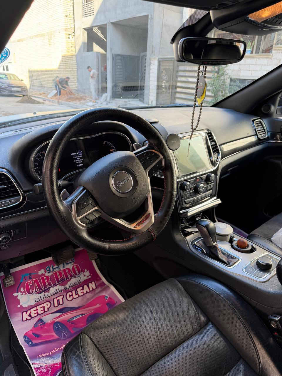 السلام عليكم جيب  TRAILHAWK2021 لون بحري مميز رقم اربيل الجديد باسمي تحويل او وكالة حادثها موضح بلصور بدون اي داخل لغد شاصي ايرباك كلة مكفول عداد المشي 88 مايل تخم تاير جديد صدر جديد مكينة وكير بحالة الوكالة تجي اعلى مواصفات بلجيب فتحة بصمة  جنطة كهرباء كشنات خزن  عليها ادامة كاملة ومصروف ع السيارة وايدي بيها استخدام شخصي والحادث يلعب دور السعر 255$ وبيها مجال جدا بسيط مكاني بغداد الكرخ العامرية  ***********
***********
