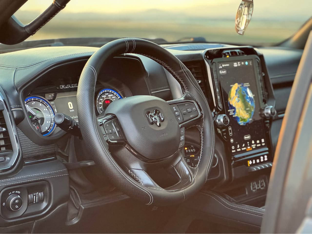 كوردی / عربی 
‎بسم الله الرحمن الرحيم
DODGE RAM1500 LIMITED BLACK 2022 
تێبینی : تەنها بۆ فرۆشتنە ئاڵوگۆڕ ناکەم 

سەیارەیەکی تا بڵی بە هەیبەت و ڕاقی 
سەنەویو ڕەقەم تازەیە و بە ناوی خۆمەوەیە 
کتابی جامڕەشی %80-%80بۆ کراوە و 11 مانگی ماوە
مەکینە ٨ پستۆن هێمی ٥.٧ هێزی٣٩٥ ئەسپ و
 ٥٥٦ نيوتن مەتر تۆرک توانای ڕاکێشانی ٦ تەنی هەیە
گێڕو مەکینەی بەشەرت نەکراوەتەوە و بێ کێشەیە
تاقمێ تایەو ویلی ٢٢ ئینج ی بۆ بەستراوە 
بۆدی کورت و دەرگا گەورە مەرغوب 
٤٩هەزار میل ڕۆیشتوە 
کامل PPF ی مات کراوە

نرخ 💵 (( 395 )) 💵گەڵاو معامەلە 

قەپات مواسەفات 
پانۆراما و داتاشۆو و دۆسە کارەبا و ئۆتۆ پارک 
دەبڵی هەوایە  و ٤ مۆدی بەرزی و نزمی هەیە 
دەبڵ ئەکسلە 4x4 و ٦ مۆدی لێخوڕینی هەیە 
کوشن جلد و سارد و گەرم و کارەبا و میمۆری 
پایدەر و سوکان کارەبا و گێڕ ڤۆلیۆم و برێک بەصمە
سیستەمی مکەبەرەکانی Harman/kardon
لایتەکانی پێشو دوا کامل لیدە و پلاجکتۆرە 
ئاوێنە کامێرە و ٣٦٠ پلە ڕادار و کامێرە و حاسە 
ئاوێنەکانی کارەبایین و ڕادار و دژە فول و هیتەر 
ناوی کامل جلدو ساجە داشبۆردو بەرگە دەرگا 
جامی پشتەوە کارەباییە و سڵایدە و سەربۆدی 
سیستەم ساڵانسای بۆ بەستراوە و کۆنتڕۆڵە 
بەرمەجەی حەماوە و سەلامەتی بۆ کراوە 
تەبرید ٤ زۆنە هەر چوار کوشن و سوکان هیتەرە
وایەرلێس چارج و ٤ پۆرتی Type C و USB
و نزامی CARPLAY و ANDROID ی وایەرلێس 
قادرمە و شوێن دەستی بۆدی هەیە 
زۆر مواسەفاتی تر …

سەیارەکە سفری ئێرەیە  و لێرە نيو چەمەلخی دواوە و پەڵەیەک بۆیاخی تێکەوتوە بێ ناوگرتن بێ ئێرباگ بە شەرت 

📍شوێن : سلێمانی 

***********☎️
ڤایبەر و واتصئاپی لەسەرە 
————————————————-
DODGE RAM1500 LIMITED BLACK 2022
ملاحظة/ للبيع فقط بدون نظام مراوس

ماشاءالله سيارة راقية و عملية و ممتازة جدا 
سنوي و رقم جديد و باسمي و تحويل مباشر 
وياها كتاب تضليل ٪؜٨٠ - ٪؜٨٠  و بقي ١١ شهر 
محرك ٨ سلندر ٥.٧ هيمي قوة ٣٩٥ حصان 
و ٥٥٦ نيوتن متر تورك و قدرة سحب ٦ طن
گير و محرك و أكسل مامفتوح كل بشرط 
شدينا تاير و ويل نص جبلي جديد ٢٢ انج 
بدي قصير و باب كبير مرغوب 
ماشي ٤٩ الف ميل فقط 
و سوينا كامل PPF  

سعر 💵(( ٣٩٥ )) 💵ورقة و بيها مجال 

فول فول مواصفات ١/١ 
بانوراما و داتا شو و دوسات كهرباء و اوتو بارك
دبلات هوائي ( جك ) و ٤ مستويات 
فورويل 4X4 و ٦ وضام قيادة وبريك بصمة 
كشنات جلد و كهربائي و تبريد و تدفئة و خزن 
گير فوليوم و مستوي ستيرن و سكليتر كهربائي 
سستم سماعات Harman/kardon مشهور 
لايتات أمامية و خلفية كامل LED و بروجكتر 
مري كاميرا و ٣٦٠ درجة رادار و حساس و كاميرا 
مراية شفت و كهربائي و ضد الفول و رادار 
داخل سيارة كامل جلد و صاج داشبورد وابواب
جام خلفي فتحة و كهربائي و علية كامل كفر بدي 
و عليه سستم صالانسا عن طريق ريموت 
و سوينا برمجة حماوة و فول سيفتي 
تبريد ٤ زون و ٤ كشن و ستيرن تدفئة 
شحن لاسلكي و ٤ مكان USB و Type C
و نضام CARPLAY-ANDROID لاسلكي 
بعد هوای مواصفات…

سيارة وكالة كوردستان 
و هنا صار بي نص جملغ خلفي و شبر صبغ 
بدون دواخل و بدون ارباك بشرط كل شي

📍عنوان: سليمانية 

***********☎️
فايبر و واتساب موجود السليمانية, العراق
