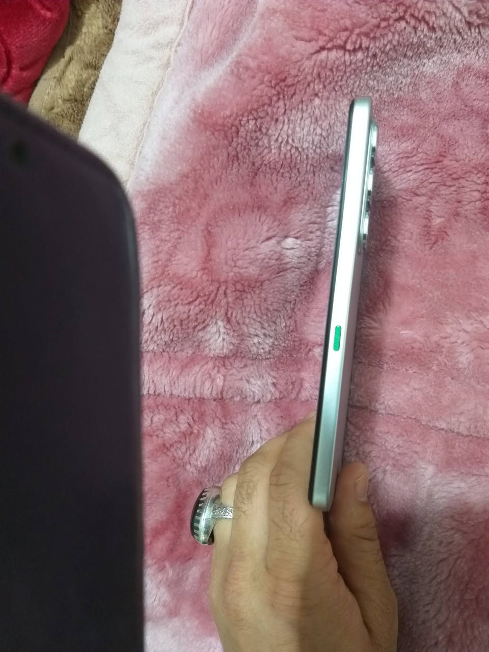 السلام عليكم  
الجهاز جديد مستخدم شهرين حيل نضيف 
Infinix HOT 60i
الذاكرة 256 -البطارية 120HZ 5160
يشغل ببجي 60 فريم 
شاحنة الجهاز ويا 
الكامرة 50 MP
مدعوم بل AI
باكيت الجهاز موجود وكامل
السعر 185 مكاني وبي مجال 
منطقة الدورة 
 للاتصال ***********
