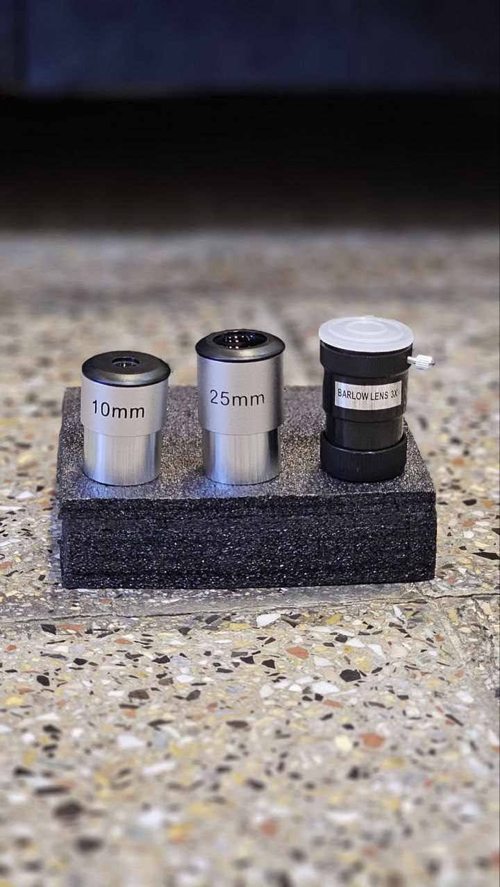 تلسكوب الجديد المصمم وفق المواصفات التي مطلوبة من أفضل براندات التلسكوب .. مواصفات مثالية ومتلائمة مع أجواء العراق ( مواصفات تناسب اجوائنا العراقية حتى تحصلون على افضل رصد وبدقة عالية))
ملحقات من ضمن البكج 
جنطة للتلسكوب + جنطة للعدسات
وموجه ليزر
وستاند ستل ستيل متين جدا
وعدسات متكاملة لاغلب الأجرام السماوية 
وبقية ملحقات التلسكوب 

ملاحضة تلسكوب مستخدم اسبوع واحد فقط سعرة 135الف 
تواصل واتساب ***********
يوجد توصيل محافظات
