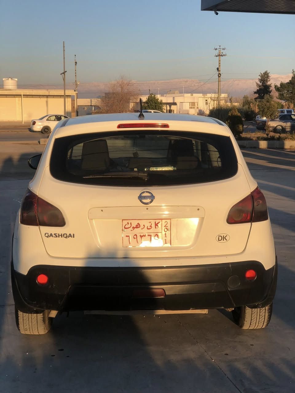 نیسان قاشقا ٢٠٠٩
سەیارەکە ساخە بێ بۆ یاخە
مەنفێس و سەنەویە
سەنەویەکەی عەسڵیە و لەسەر ئەو ڕەقەمەیە
دوو کوشن هیتەر گێڕو مەکینە بەشەرت
گێڕ عادیە بەشەرتی ئەوەی ماڵی کەس نەبێت
سعری 57$ گەڵاو مەعامەلە
ژ.م  ***********
شوێن شارەزور
ڕجا ئەن مشتری نیت سەری منیشو خۆشو مەیەشێنە لەگەڵ ڕێزما
