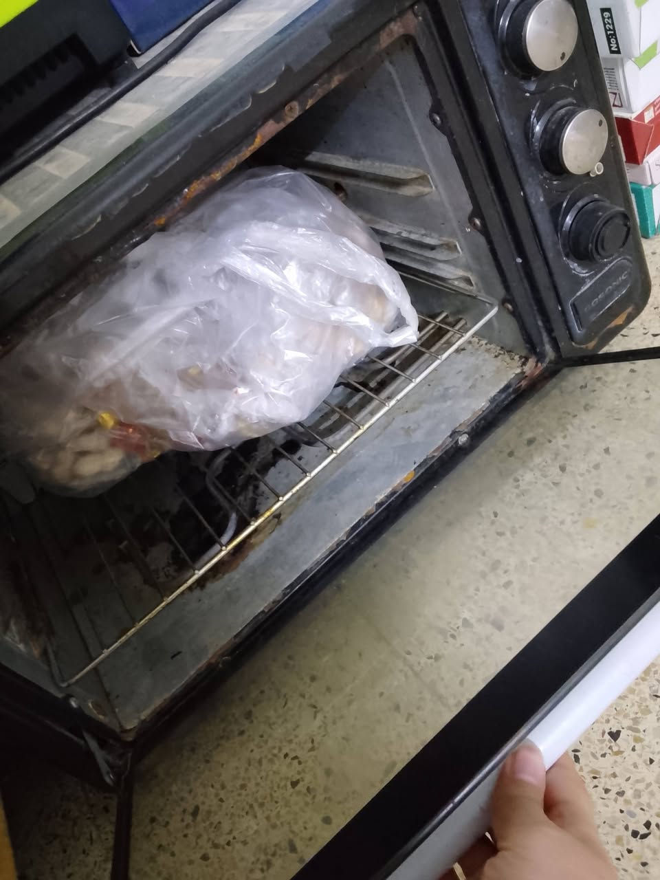 السلام عليكم 
بنات هذا الفرن شغال كلشي مابي حرارته عالية حيل للبيع اريدو 30وبي مجال


**إذا كنت صاحب هذا الإعلان وتريد حذفه لأي سبب، رجاءا أرسل رسالة إلى الدعم الفني**