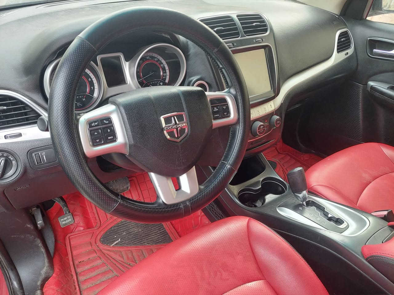 من رخصة مدير الكروب 
عندي سيارة للبيع دوج جورني موديل ٢٠١٩ ستة سلندر للاستفسار الاتصال على الرقم *********** مرقمة ميسان حادثها جاملغ ايسر  السعر ١٢٥ ورقة
