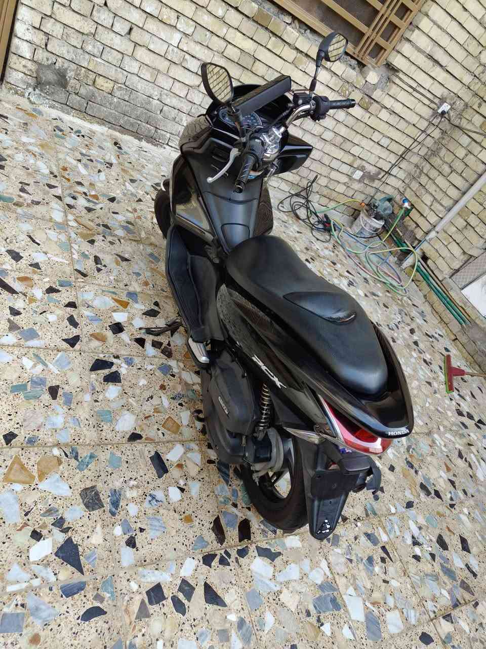 السلام عليكم 

جيل اول كفاله عامه ماشيه 20 الف جديده 
ماطالع بيهة هواي ولا متعوبه شلعه او معدل 
السعر 2مليونين او 150 البياع شراي لا يتصل ويتعب روحه فقط جناي الهاتف.      ***********
