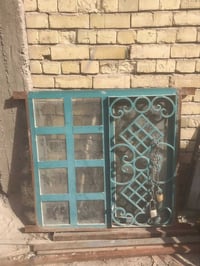 شبّاج ١م×١م • باب خارجي ٢م×١٫٥م • درج حديد ٣م