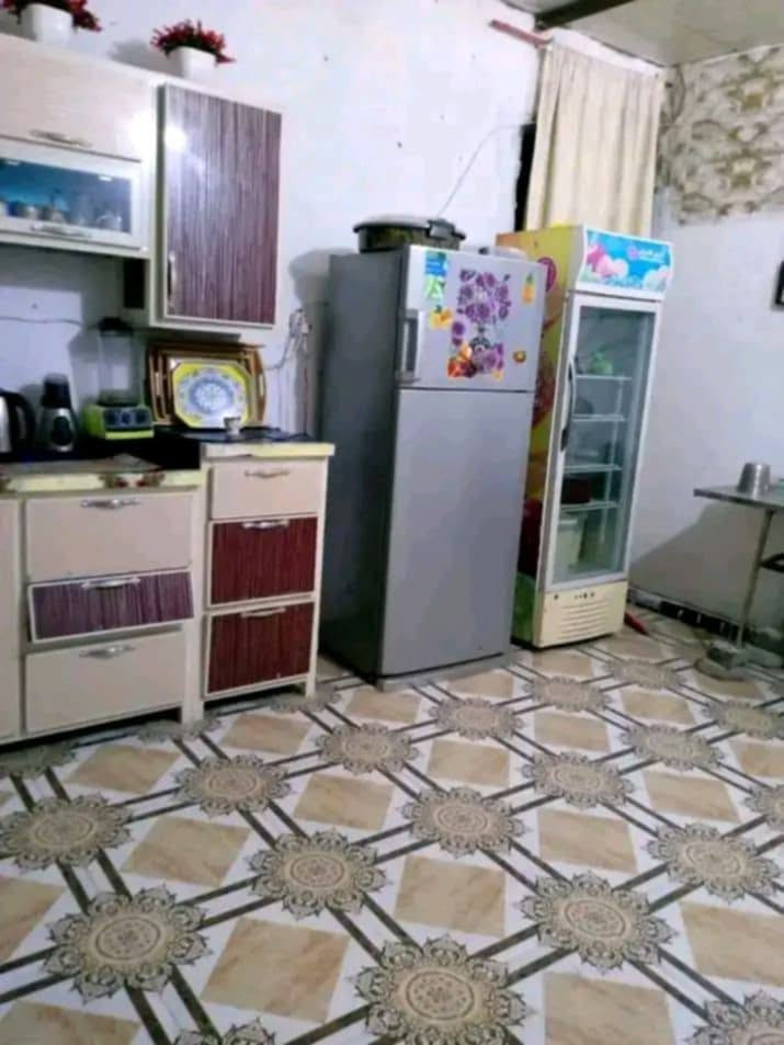 سلام عليكم ورحمه الله وبركاته شقه للبيع في البصرة الموفقيه شارع دنك قرب دائرة الكهرباء الموفقيه بدايت شيشان وال شارع خامس شقه بل شارع العريض الشقه طابو صرف بسمي مصفره من الماي والكهرباء ورسوم وطرق وجسور يعني كامله مكمله السعر 63وبيها مجال بسيط 
طابو صرف الشقه نظام لاربع طوابق 
طابو صرف بسمي 
*********** البصرة, العراق
