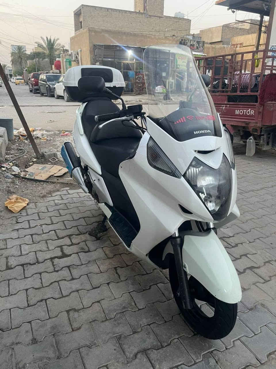 سلام عليكم ادامه عامه بيها تلحيض بلكفر البجم الامامي يرادله تطبيك سلفر ونج للبيع مكينه حلوه مابيه نقص عليها السعر بلاش خاص مكينه 400مكاني بغداد البياع ***********
