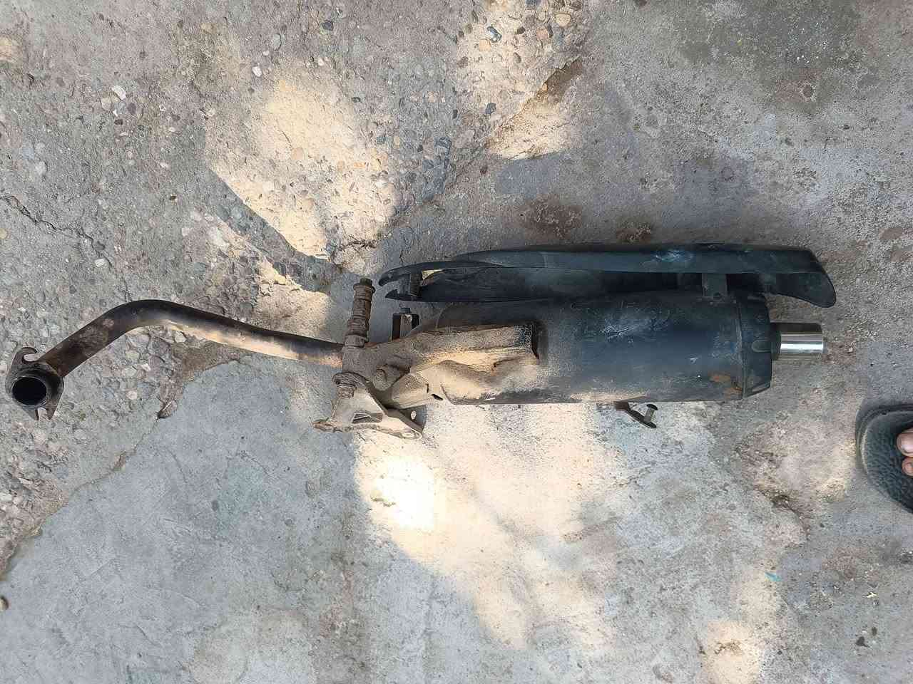 سلام عليكم غراض مستعمله مال فراشه اللبيع تاير 15وصانصه اف ام 15 وكور 20 مكاني ميسان  رقم ***********
