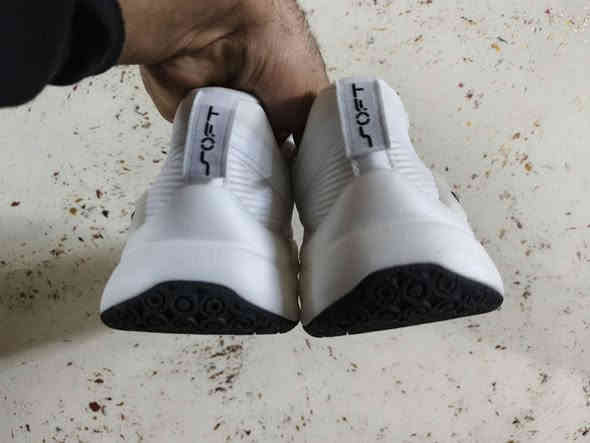 Lining 
Soft cool
موديل 2025
غير مستخدم
طركة فووم جلاتين طبي 
قياس 41
للحجز خاص او واتساب ***********

وهذا رابط صفحتنا
https://www.facebook.com/profile.php?id=61550103964185&mibextid=ZbWKwL
