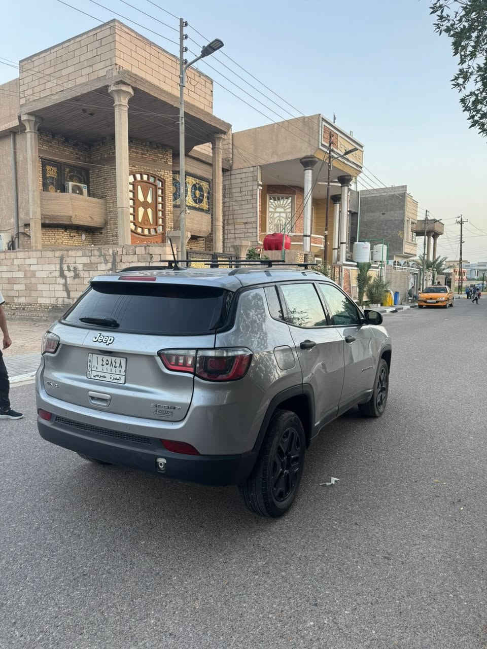سلام عليكم البيع جيب كومارس مديل 2019 رقم بصرة حرا جديد ما بيها اي نقص جهازة بيها فقط 3قطع قطعة تبديل قطعتين صبغ ماشية63الف حقيقي فول عدة فتحة مكاني بصرة 
السعر 105مستعجل على بيعها خوان ماكو بسعرها 
رقمي ***********شراي ينتصل
