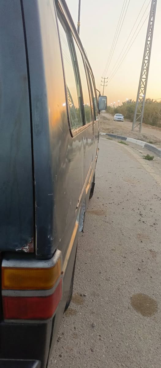 السلام عليكم
بستئ 95 سنويه لل2029
مكينه كير خير من الله خرسه مكينتهه
صدر جديد مشط وباور جديد
زوج تايرات جدد
هيه غرامات مصفره السعر 29 
الاستفسار ***********
