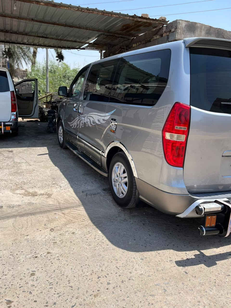 ستاركس للبيع موديل 14قطعتين صبق كوريه بدون معجون ولباقي كفاله تخم تاير وياله حداديه كله جديد تبريد مكينه مجول بلاد ارضيه جديده المكان بصره هارثه رقم الهاتف *********** مكلف بلنشر
