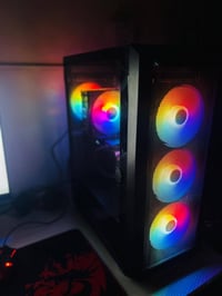 عندي هاي pc كامله مكمله لل بيع ومستعجل على بيعته لائن محتاج فلوسه والل...