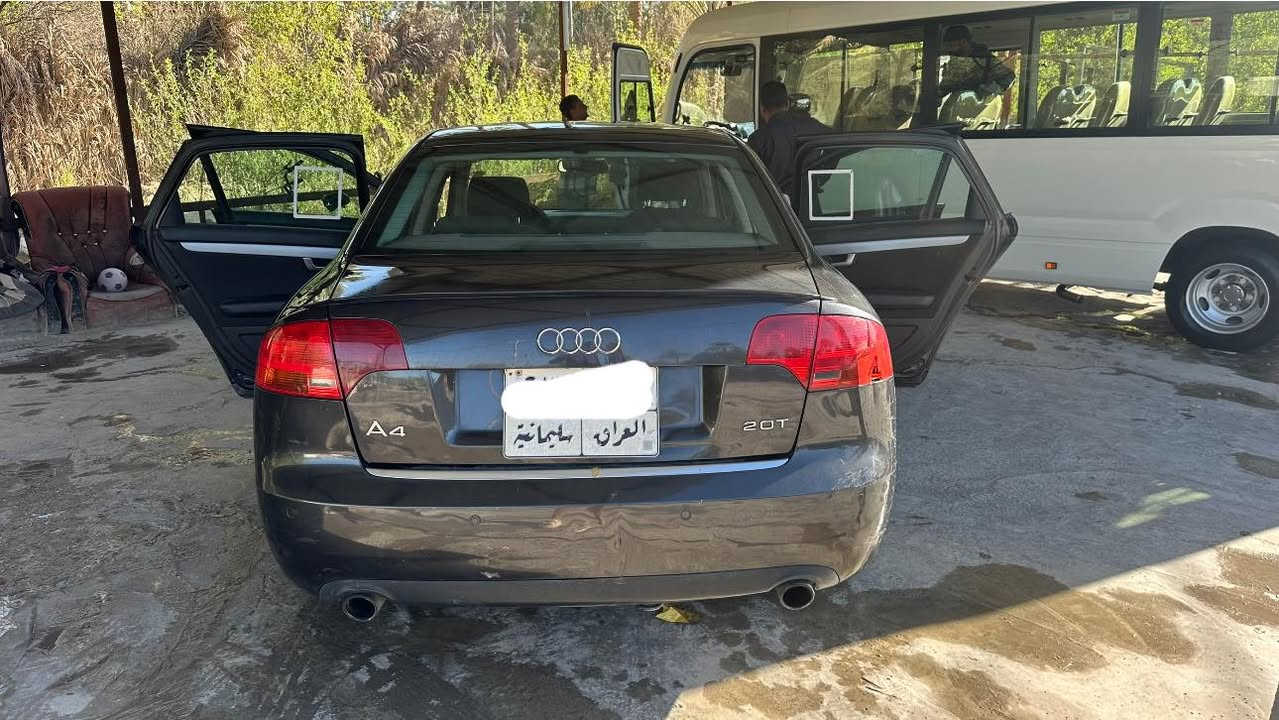اودي A4 موديل 2007 مكينة 2000 تيربو كير مكينةمكفولات حدادية كلها جديدة سيارة كل كهربائياتها شغالة بية فقط بنيد صبغ   جام اوتو سيارة غرفتها نظيفة وبية هواي مواصفات حلوة مومال موديلها وبالعافية اللي ياخذها رقم سليمانية سنوية شهر الثامن تسقط مداور شوكت ماتحب 
مكاني كربلاء السعر 65 وبية مجال 
***********

