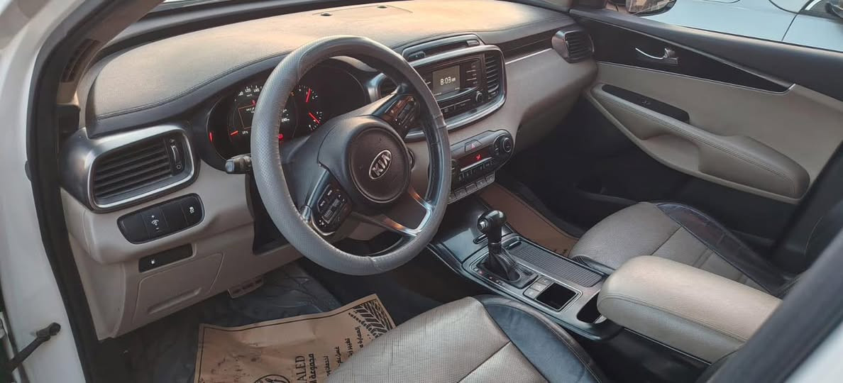 سورنتو2016خليجي ماشيه 135 حقيقي
رقم بغداد سته سلندر
فورويل حساسات امامي خلفي مكينه كير مامفتوحات سياره مال بيت نضيفه جدا 
السعر205$
مكان السياره العماره ميسان
رقم الهاتف
***********
اني مكلف بلنشر اي استفسار الاتثال على الرقم المذكور
