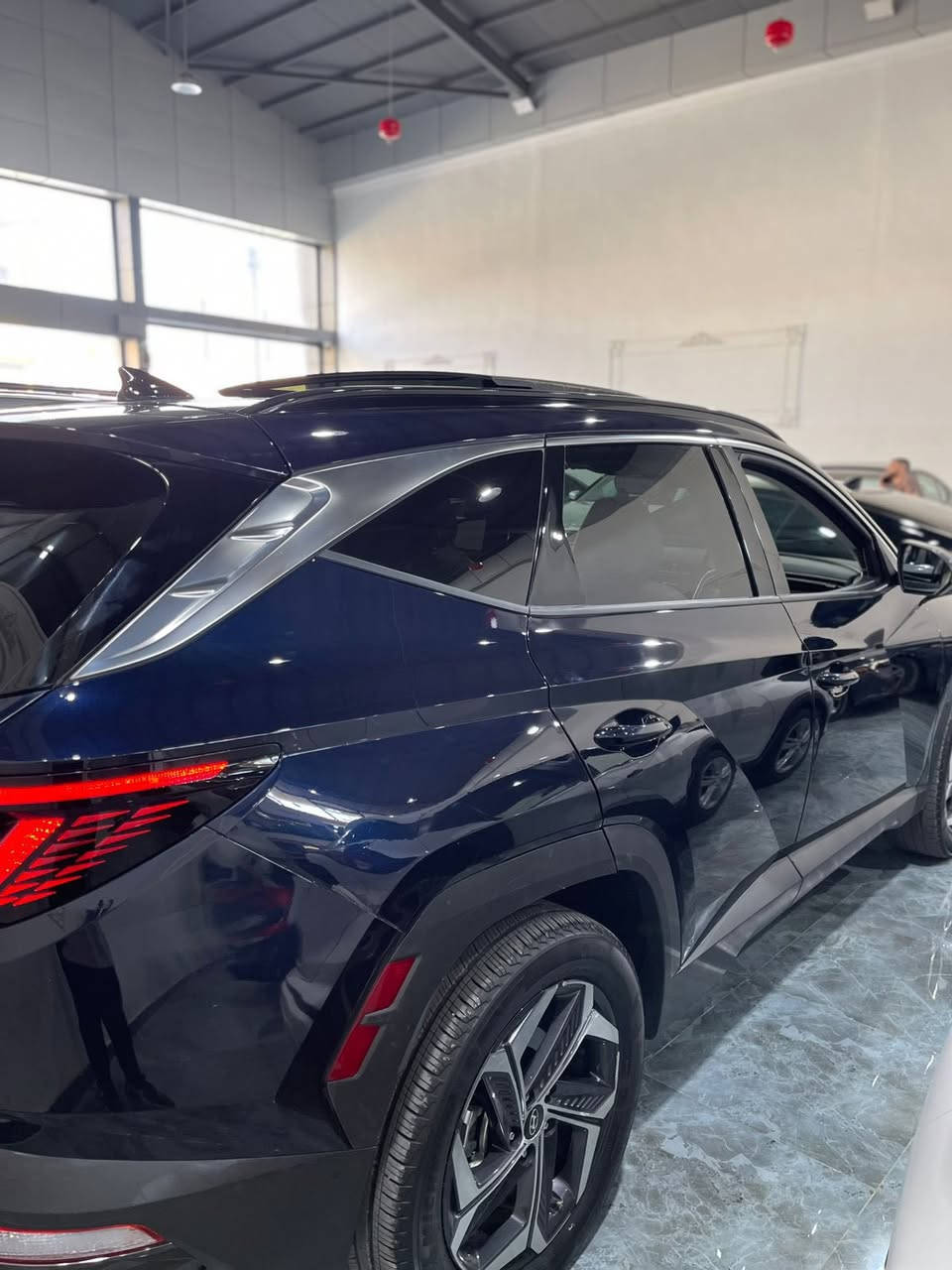 Hyundai Tucson Hybrid Limited 2024 AWD                                                هيونداي توسان هایبرید لمتید امریکی 2024  
ماشية 17 الف مايل فقط 🔥
سيارة دخول جديد 🇺🇸
رقم كاتي دهوك وتگدر تترقم اقليم

محرك 1.6 تيربو هايبرد اقتصادي
دبل AWD
فول مواصفات ليمتد
شاشة كبيرة + عدادات ديجيتال
كاميرات 360
رادار وحساسات
بانوراما
مقاعد جلد تبريد وتسخين
تشغيل بصمة
LED
Apple CarPlay + Android Auto

السيارة بها:

* الجاملخ  امامي ايسر
* نص باب خلفي سايق
* نص الجاملخ خلفی ايسر
* صندوق کلیر امریکا

سونار و فحص ایتالی موجود ل سیارە  🔥
السيارة تشتغل وتمشي

للاستفسار:
***********
واتساب موجود
