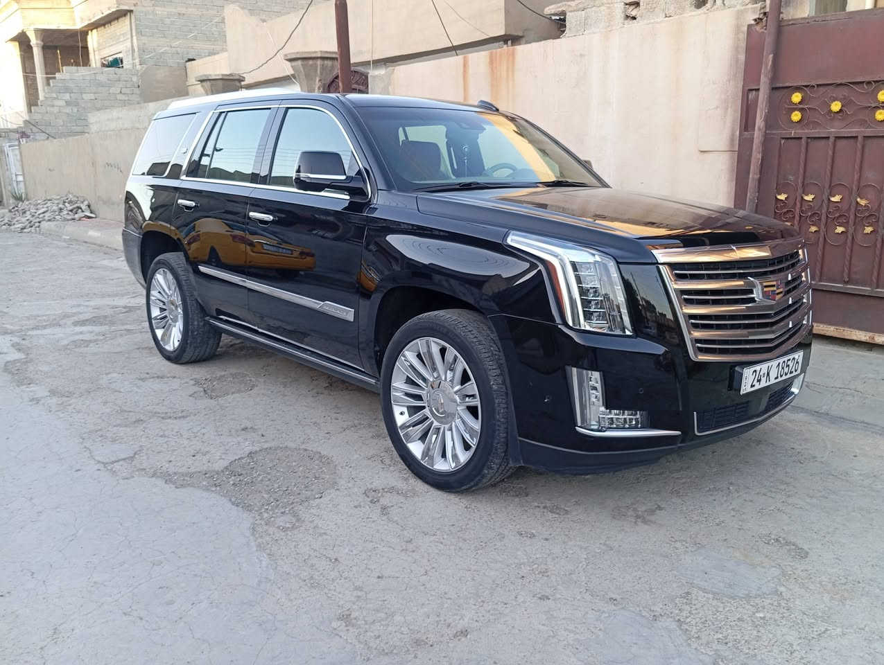 كاديلاك اسكاليد خليجي وكالة المنصور رقم دهوك موديل 18 بدون حادث بدون صبغ فول مواصفات واحد على واحد كشن منفصل سنويه الحد 31 هزه جديد السيارة بسمي كير محرك بالشرط 
السيارة بكركوك ***********
