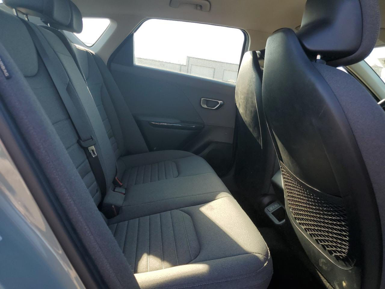 السلام عليكم كي فور حالياً بعمان سياره موصفات EX السياره بدوان ايرباك فقط نقصه دعاميه لايت سياره موديل ٢٥ ماشيه ٢٠ الف ترهم تدخل كتاب شهداء ترهم حره ١٢٥ بيه مجال بسيط رقم الهاتف ***********
