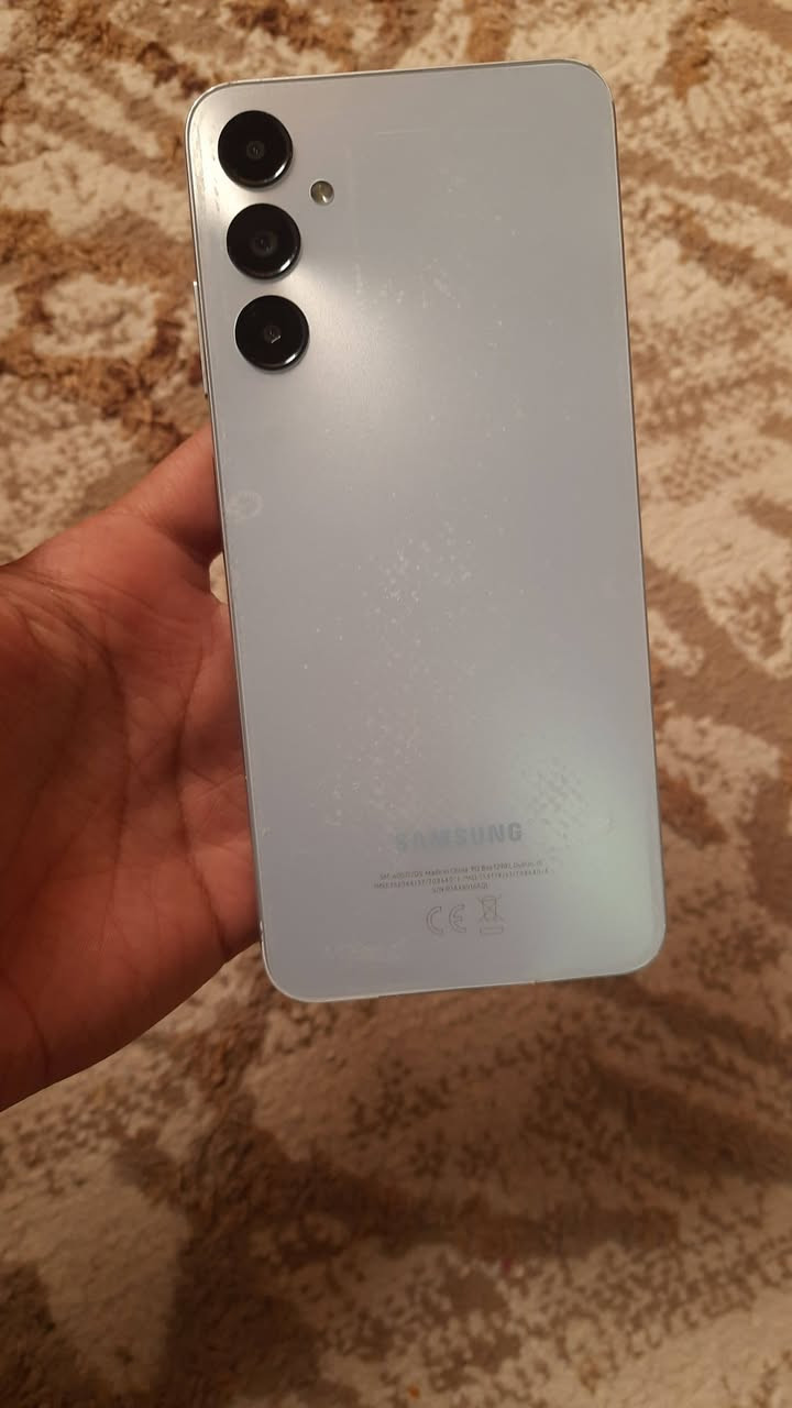 سامسونك
A05s
الذاكرة 128 
الرام 4
الجهاز شغال شرط بدون خلل نضافة بل صور موضح السعر 65شراي راسلني او اتصل ***********
