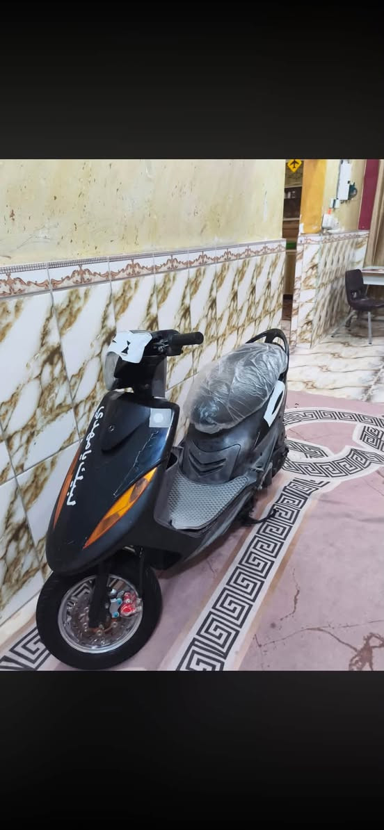 دراجه للبيع الدراجه نعومه وشلعه ومعدل الدراجه إذا مو توب مرجوعه كدامك تفحصه الدراجه جديده كلش السعر 800 وبيها مجال الرقم ***********
