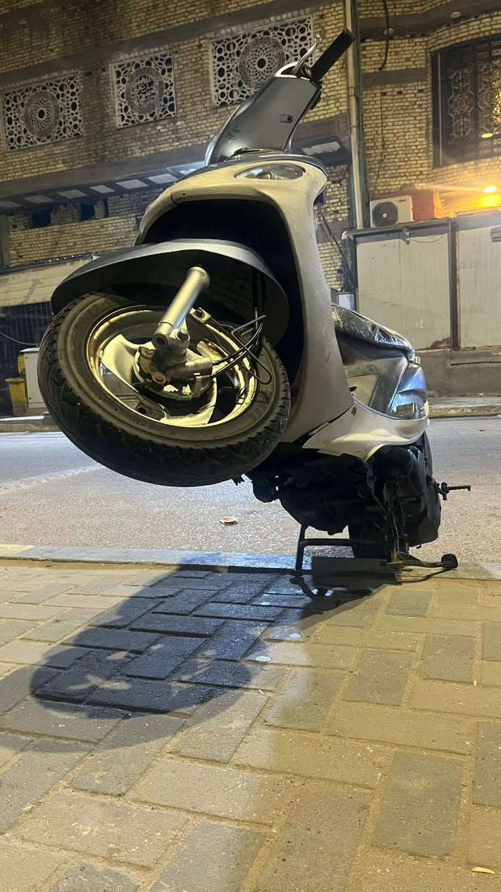 سلام عليكم دراجة ماكس قجمة مال رمبة سالهة شهر من طالعة من الرمبة دراجة ما مفتوحة ولا تنقيص ولا اي شيء دراجة كاملة تجي شغل وتروح بكاني بصرة السعر 850 وبيهة مجال ***********
