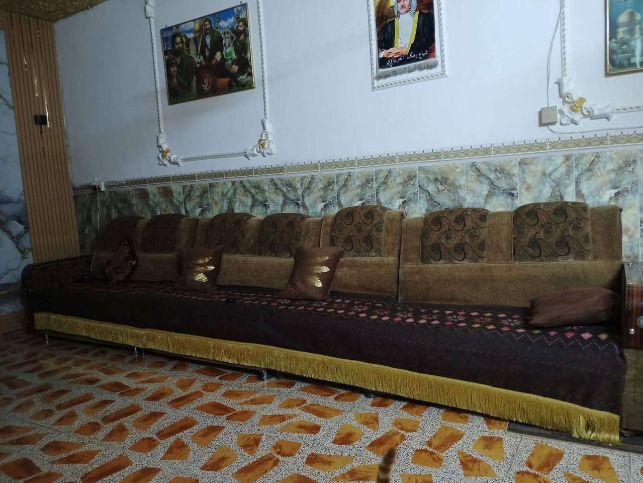 تخم خليجي 10 مقاعد نضيف جدا سعرة 100 قفل/***********
